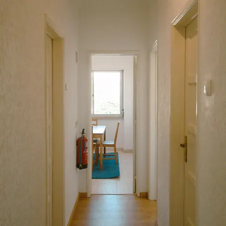 Pensionat Queluz Apartment